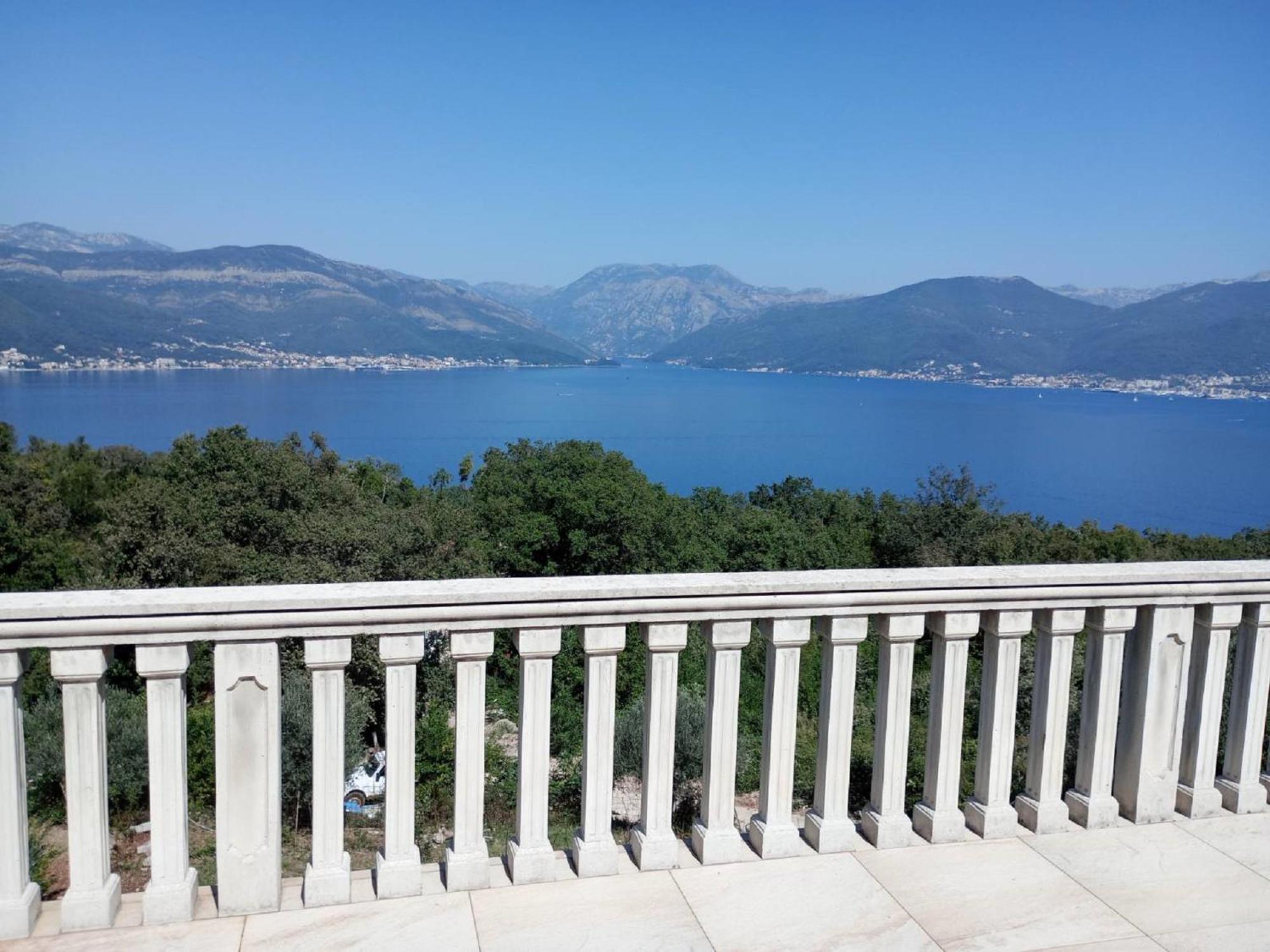 Apartments Vidikovac Tivat Luaran gambar