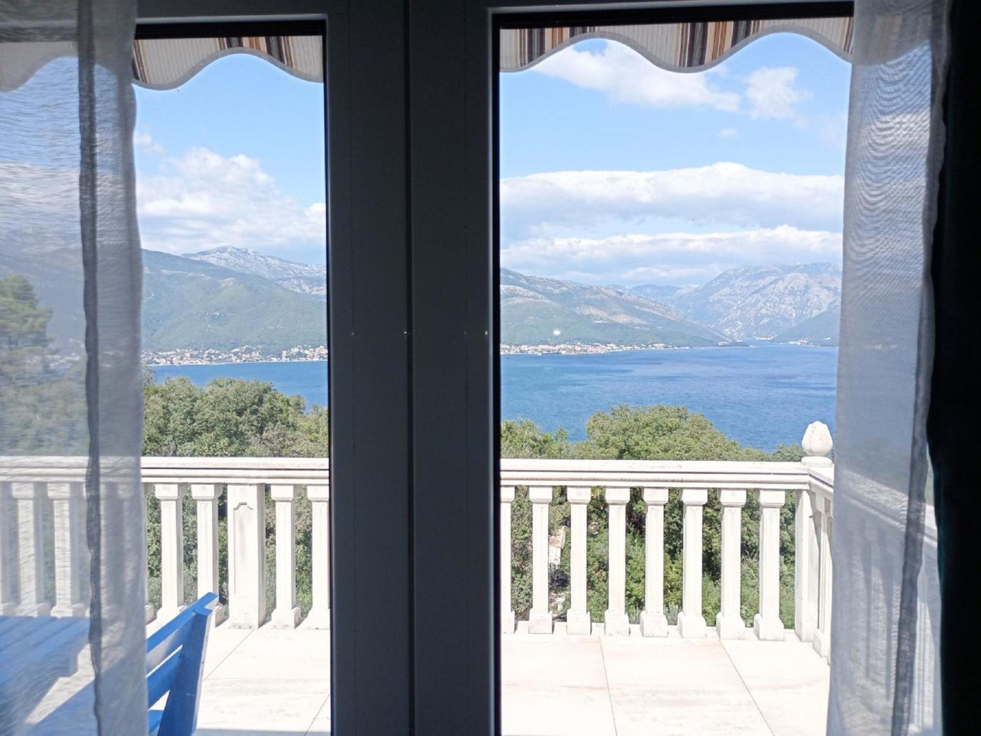 Apartments Vidikovac Tivat Luaran gambar