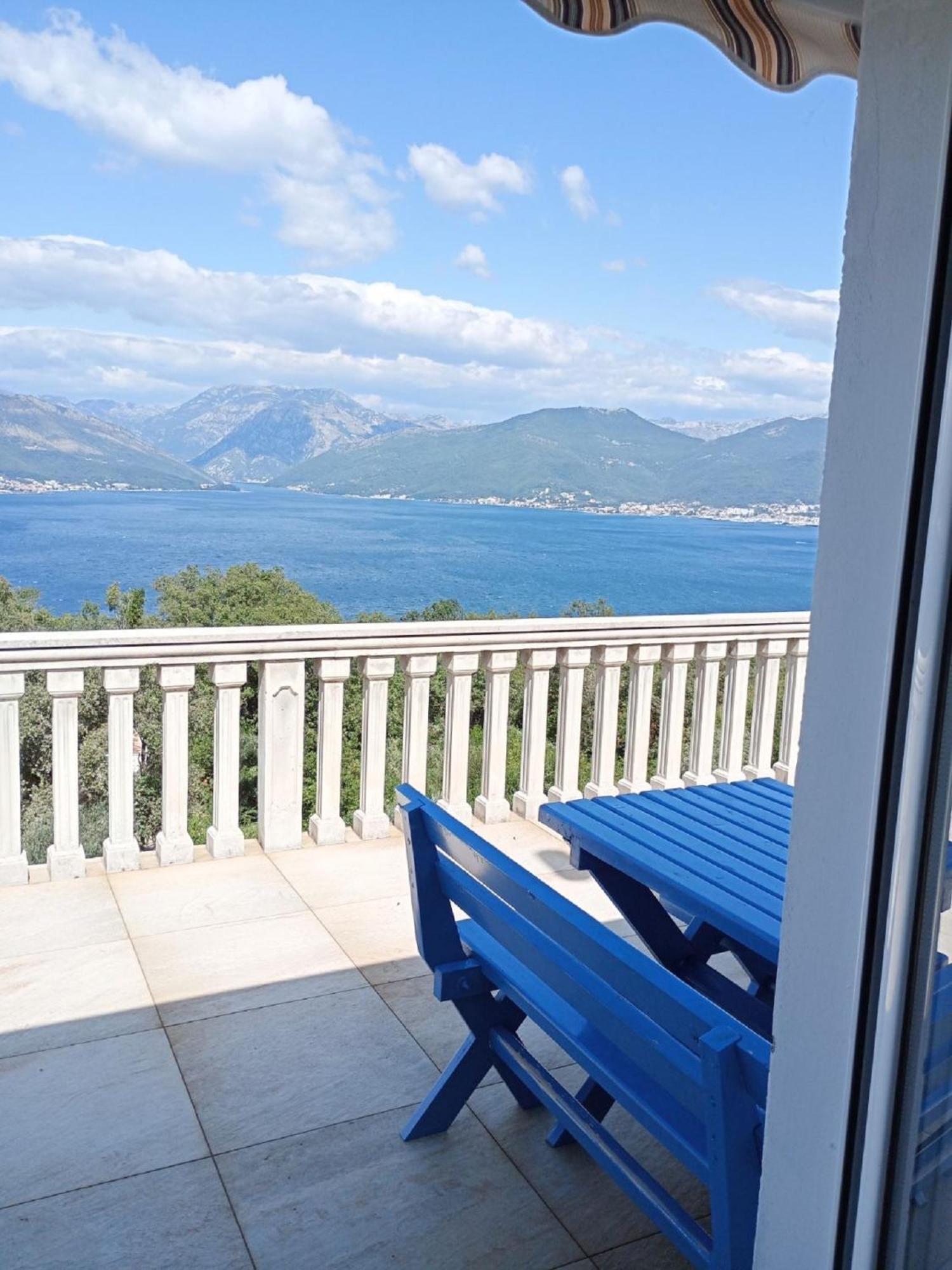 Apartments Vidikovac Tivat Luaran gambar