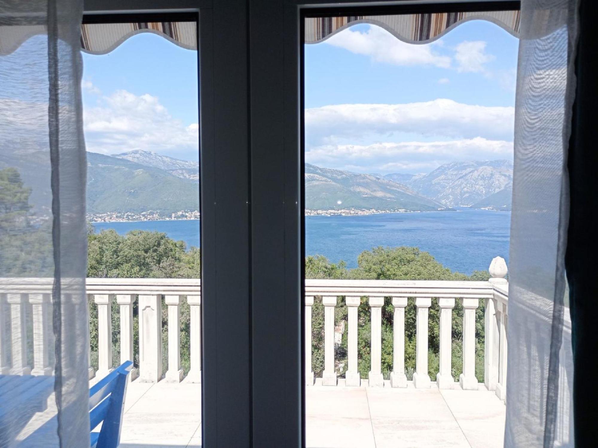 Apartments Vidikovac Tivat Luaran gambar