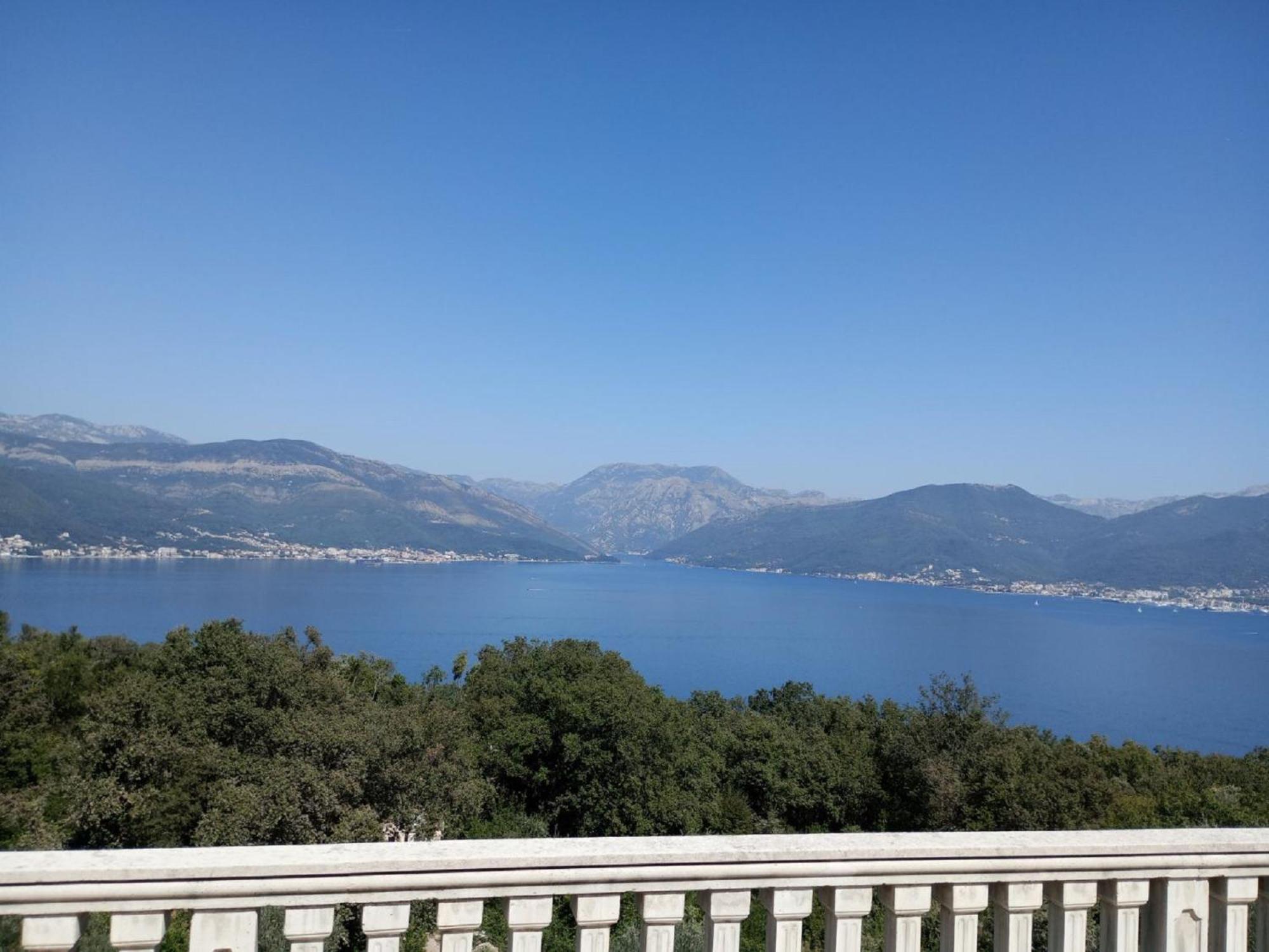 Apartments Vidikovac Tivat Luaran gambar